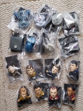 Star TREK burger KING 2009 Mini Figurines, Ships And Tools Set Of 16